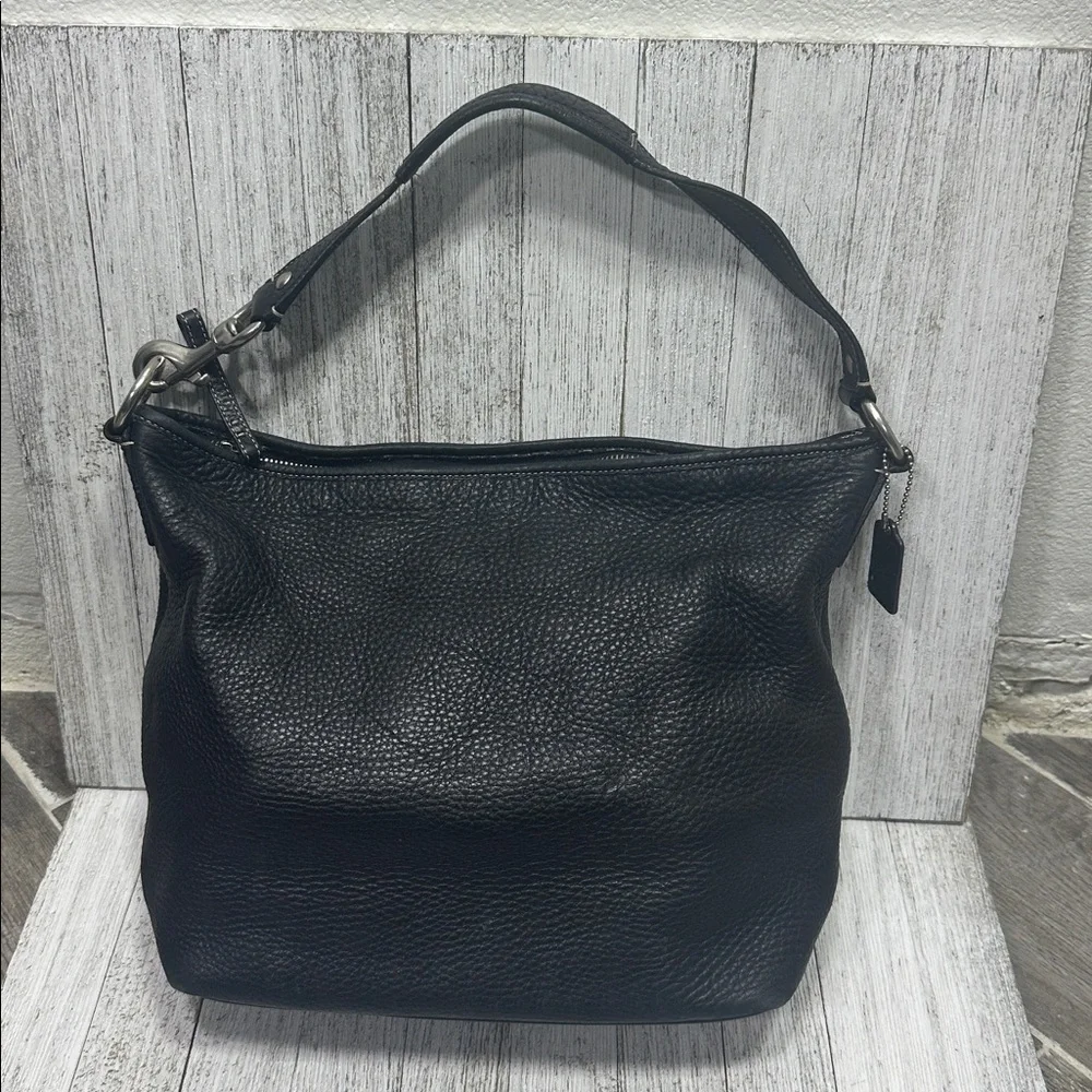Coach Sarah Black Pebble Leather Hobo bag Classic Vintage Style A0985-F13094